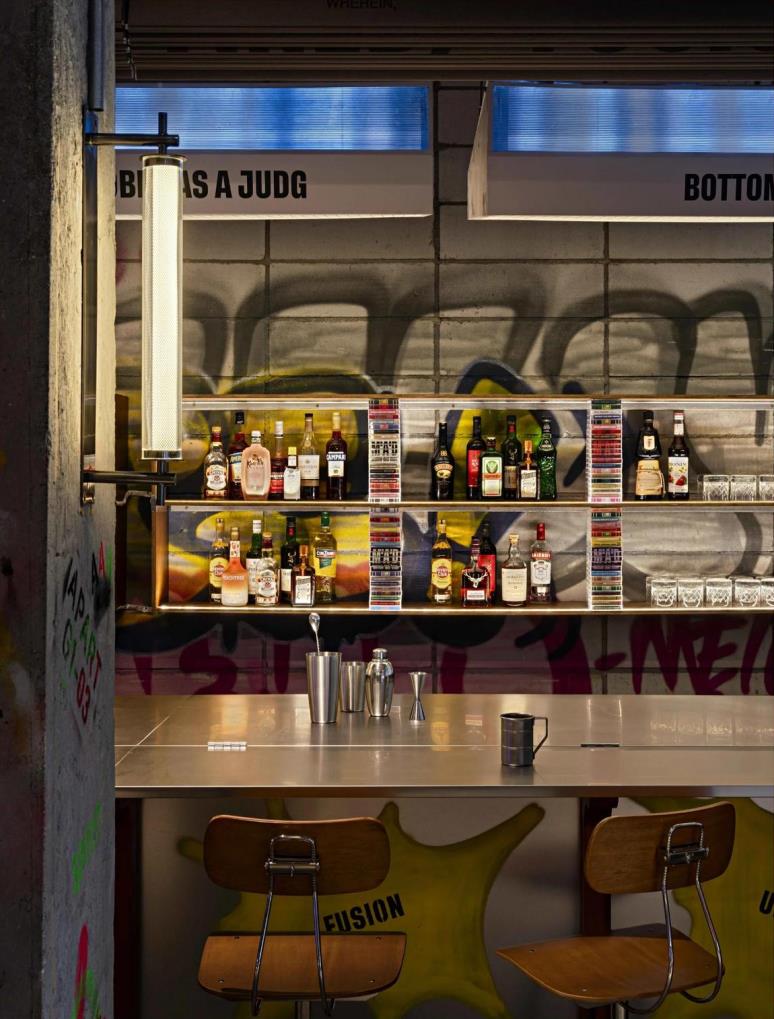 工業(yè)風(fēng)酒吧裝修效果圖，粗獷又精致！