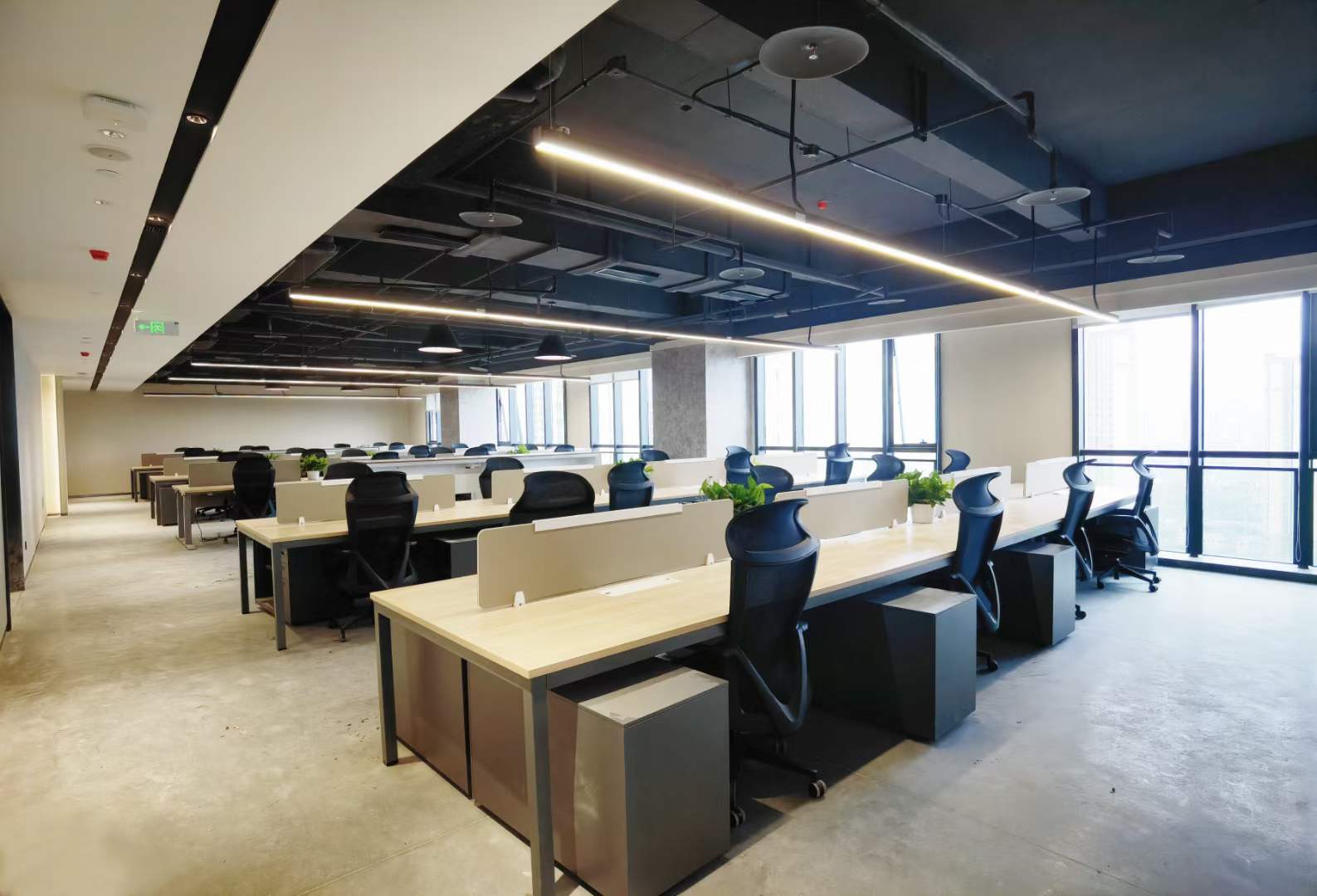 辦公室洽談室室內(nèi)裝修.jpg